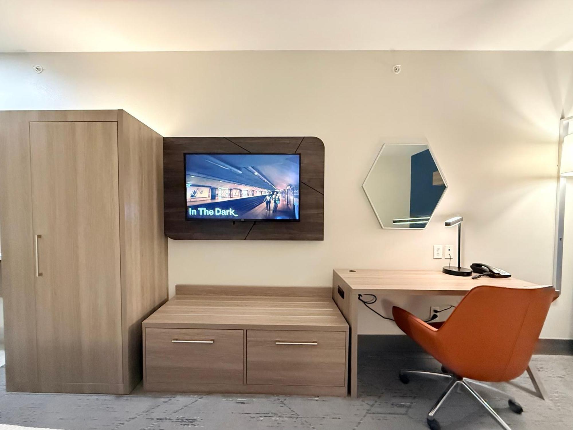 Holiday Inn Express Kenedy By Ihg Exterior foto