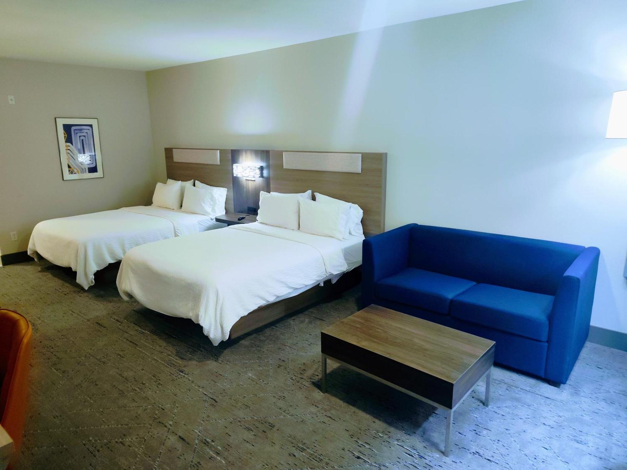 Holiday Inn Express Kenedy By Ihg Exterior foto